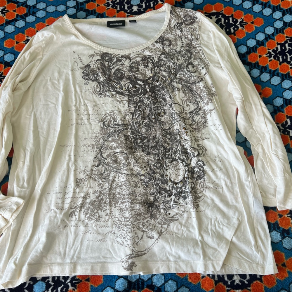 Women’s Avenue Cotton long sleeve tee cream and black